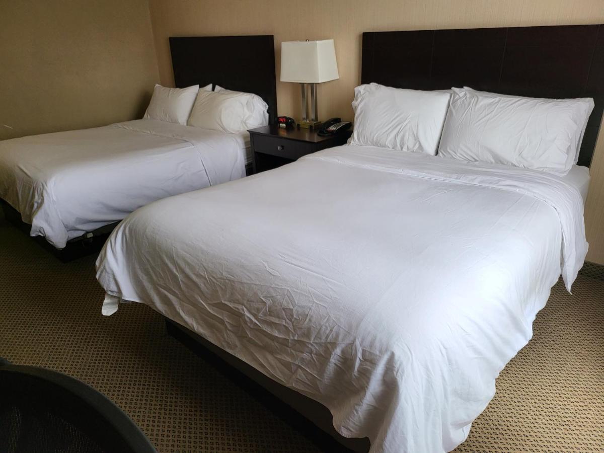 Holiday Inn Express Hotel & Suites Tipp City By Ihg Exterior foto