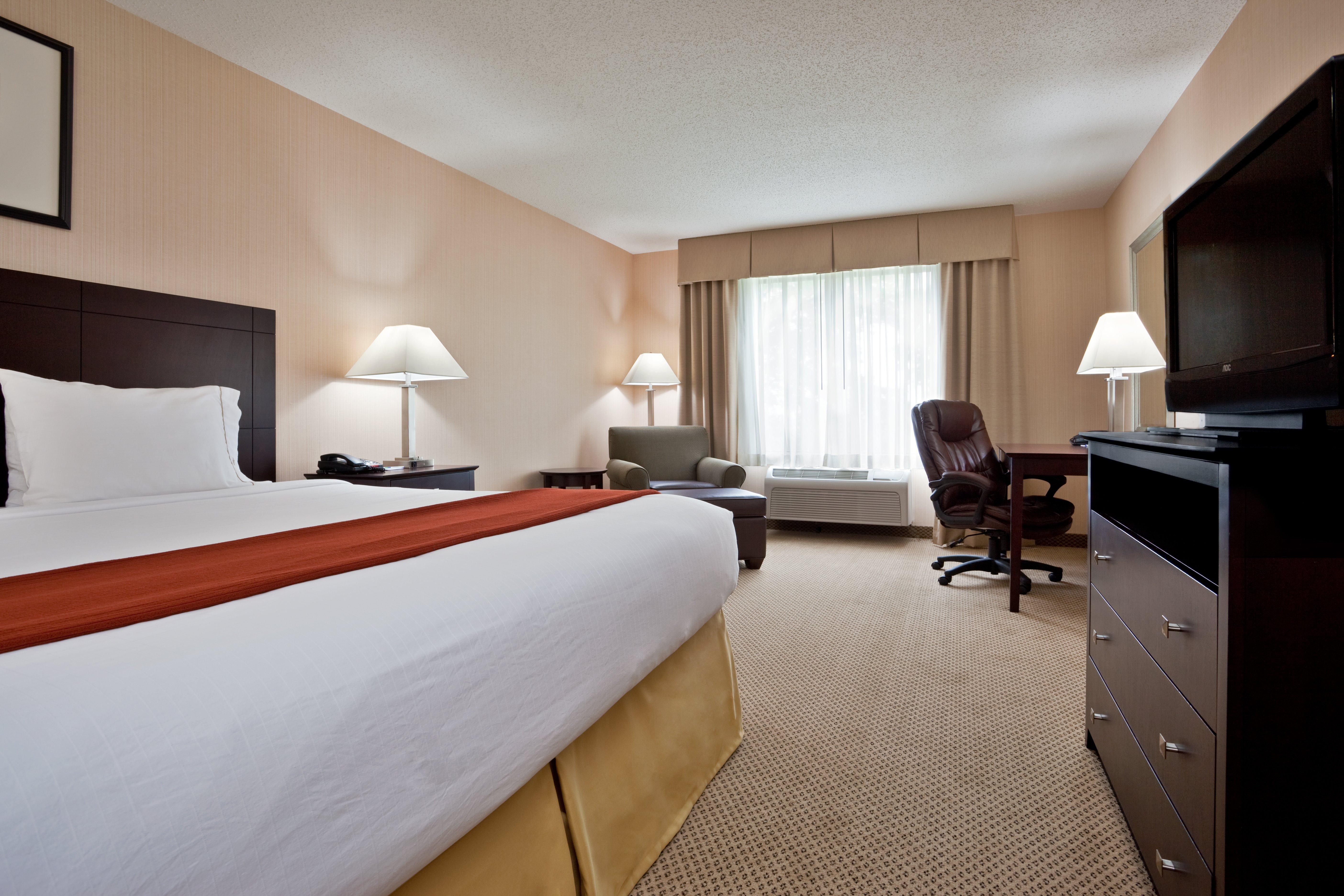Holiday Inn Express Hotel & Suites Tipp City By Ihg Exterior foto