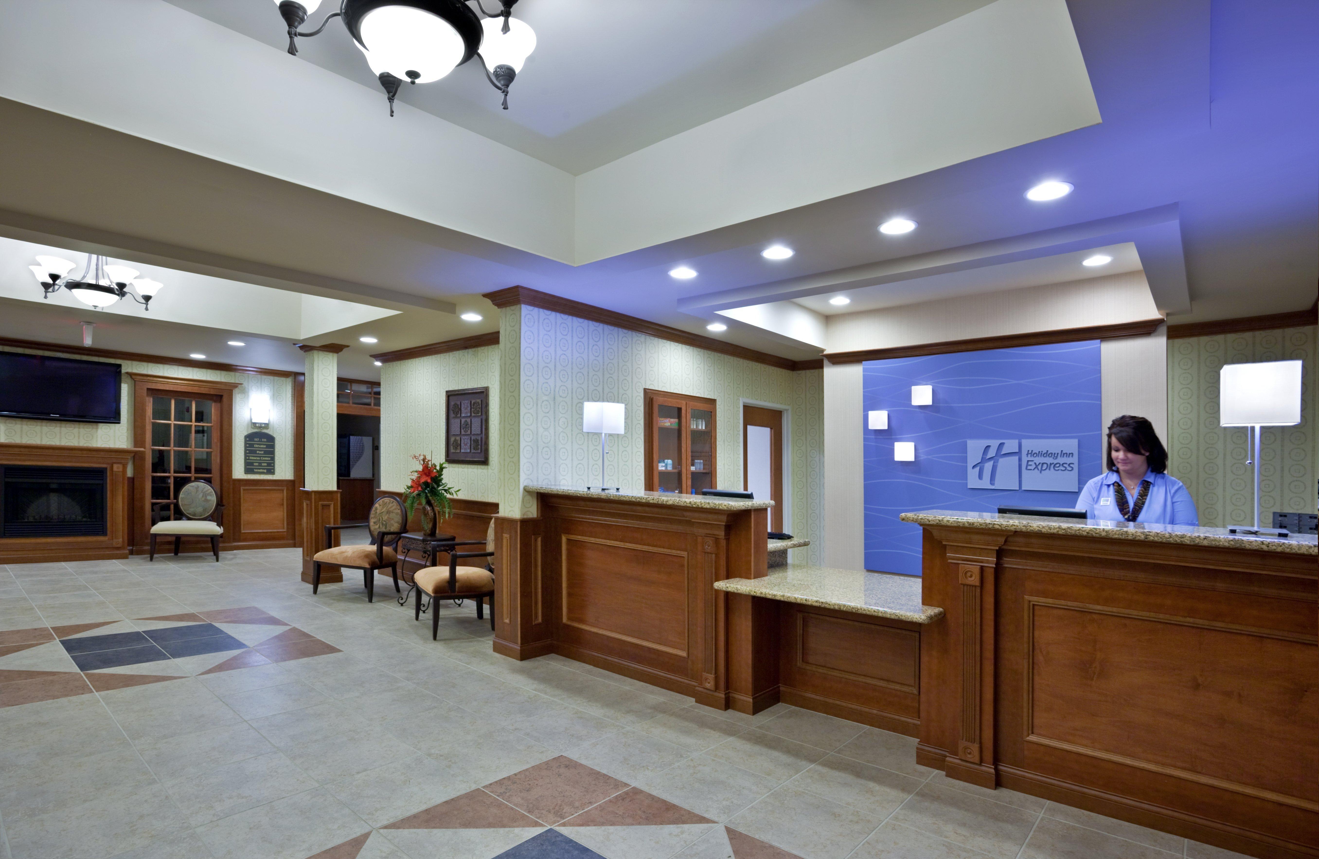 Holiday Inn Express Hotel & Suites Tipp City By Ihg Exterior foto