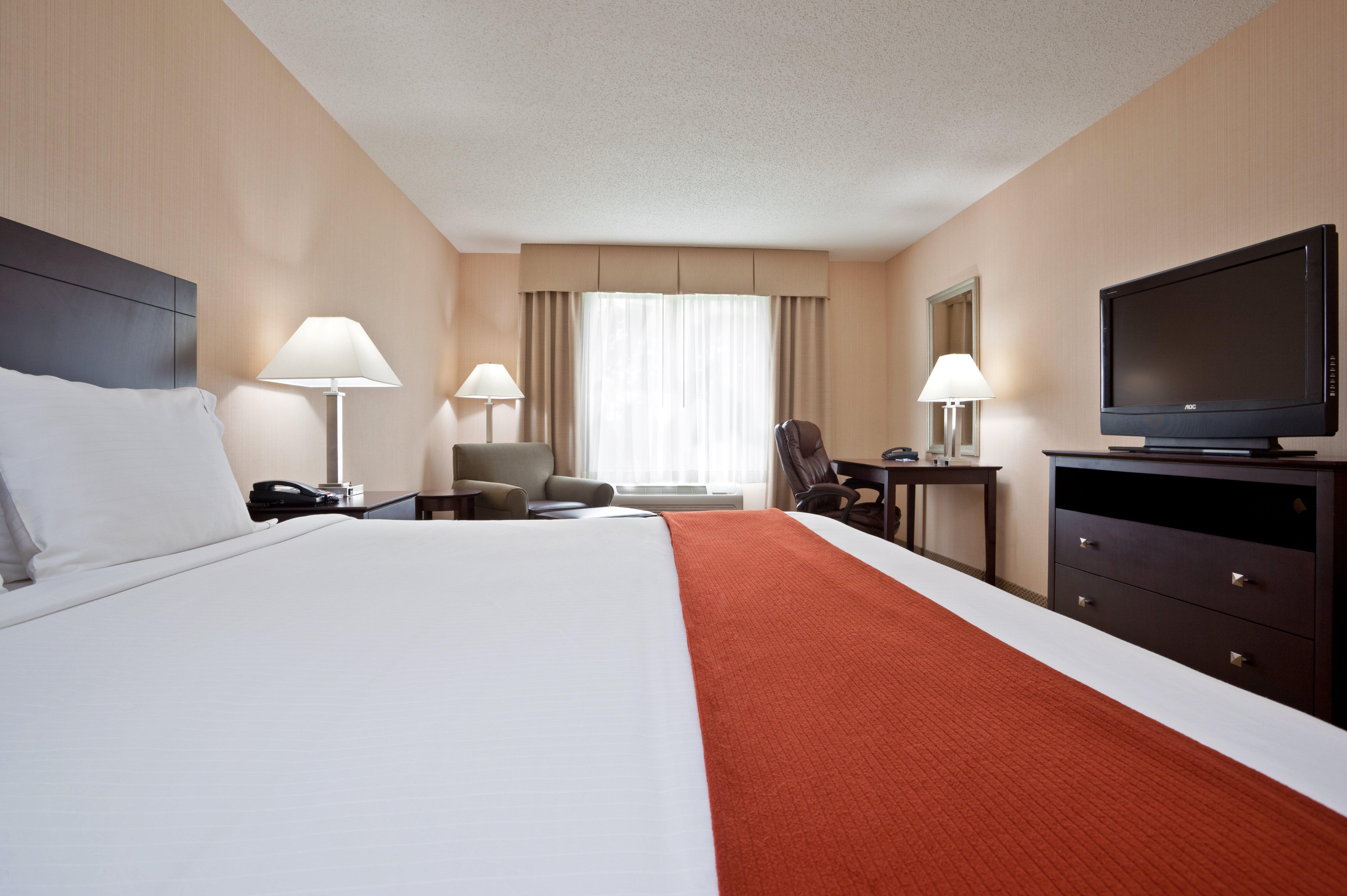 Holiday Inn Express Hotel & Suites Tipp City By Ihg Exterior foto